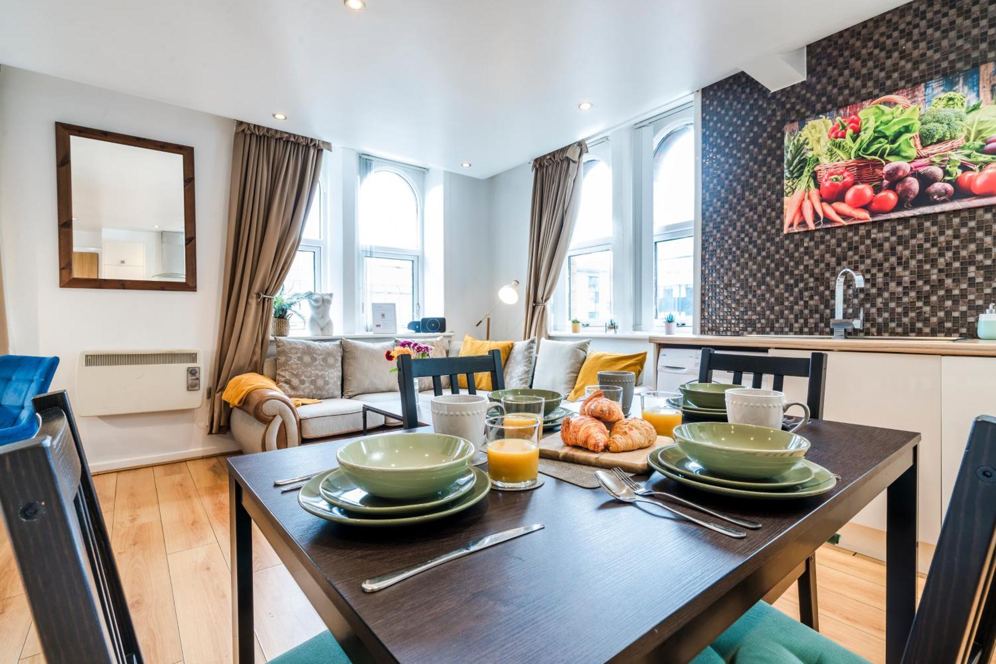 Cavern Quarters, Beautiful Two Bedroom City Centre Apartment By Garudy Serviced Apartments And Short Lets - Perfect For Longer Stays 리버풀 외부 사진