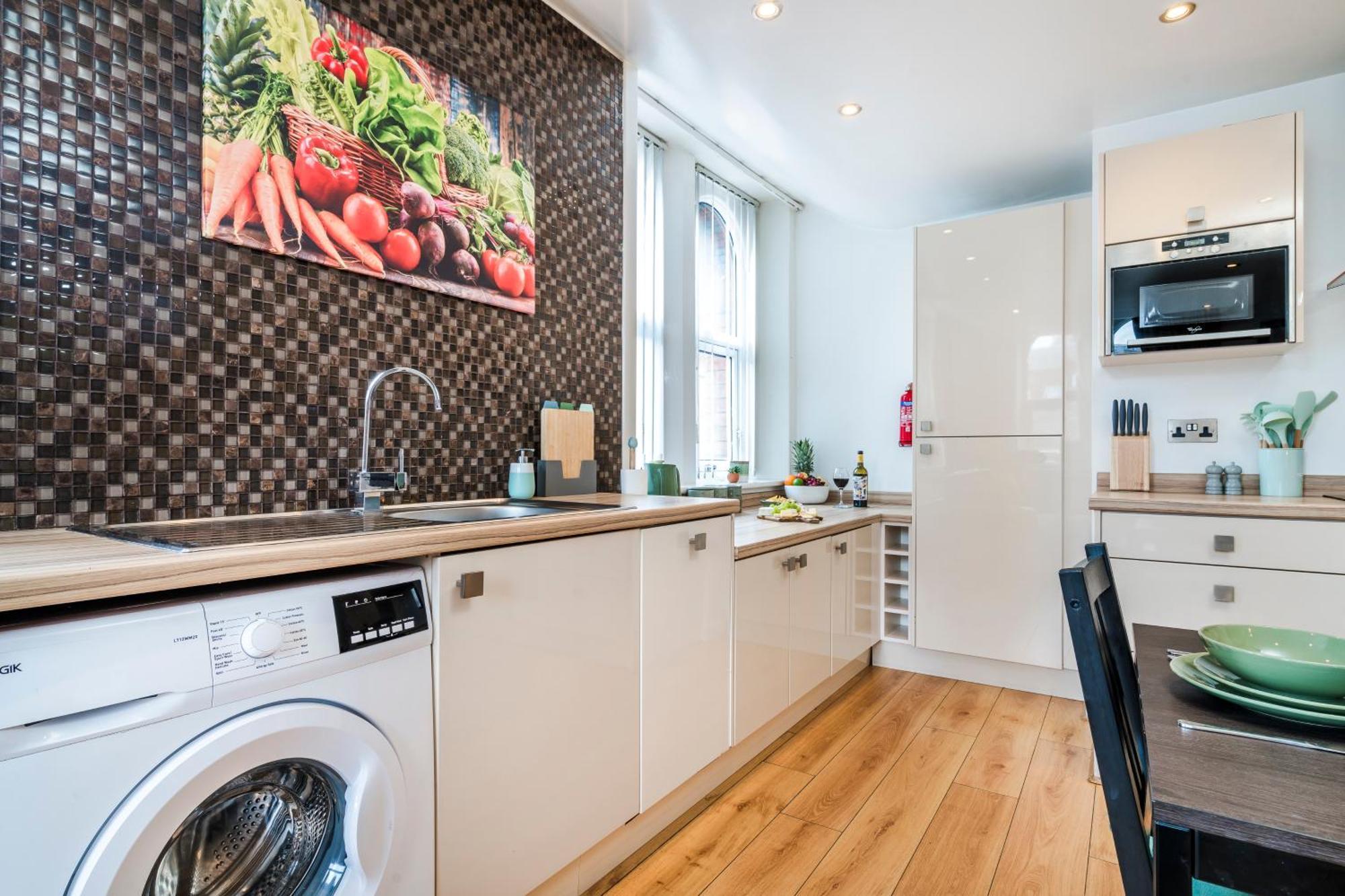 Cavern Quarters, Beautiful Two Bedroom City Centre Apartment By Garudy Serviced Apartments And Short Lets - Perfect For Longer Stays 리버풀 외부 사진