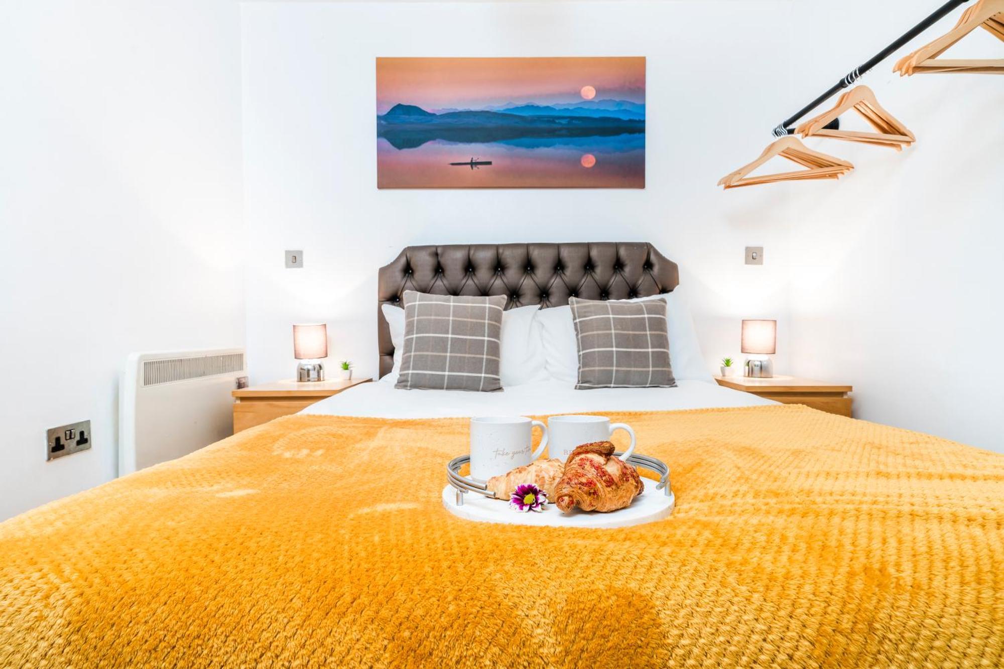 Cavern Quarters, Beautiful Two Bedroom City Centre Apartment By Garudy Serviced Apartments And Short Lets - Perfect For Longer Stays 리버풀 외부 사진