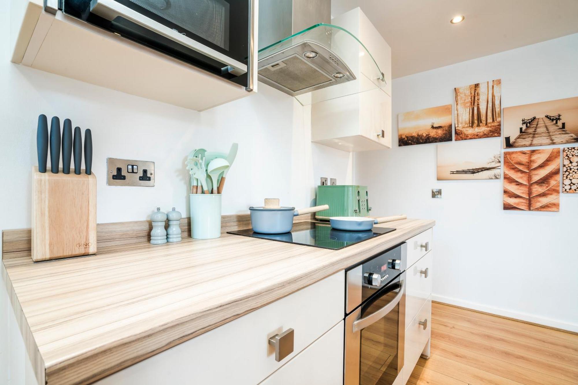 Cavern Quarters, Beautiful Two Bedroom City Centre Apartment By Garudy Serviced Apartments And Short Lets - Perfect For Longer Stays 리버풀 외부 사진