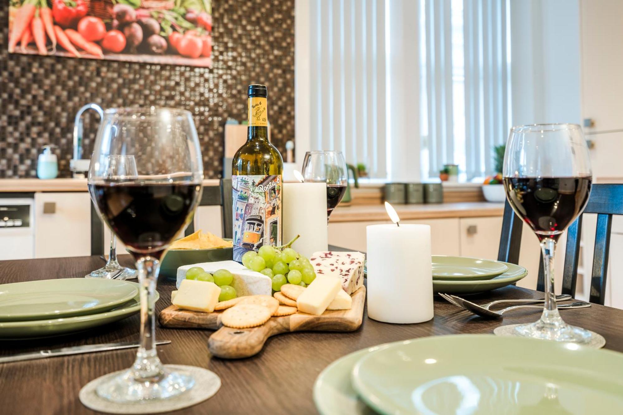 Cavern Quarters, Beautiful Two Bedroom City Centre Apartment By Garudy Serviced Apartments And Short Lets - Perfect For Longer Stays 리버풀 외부 사진