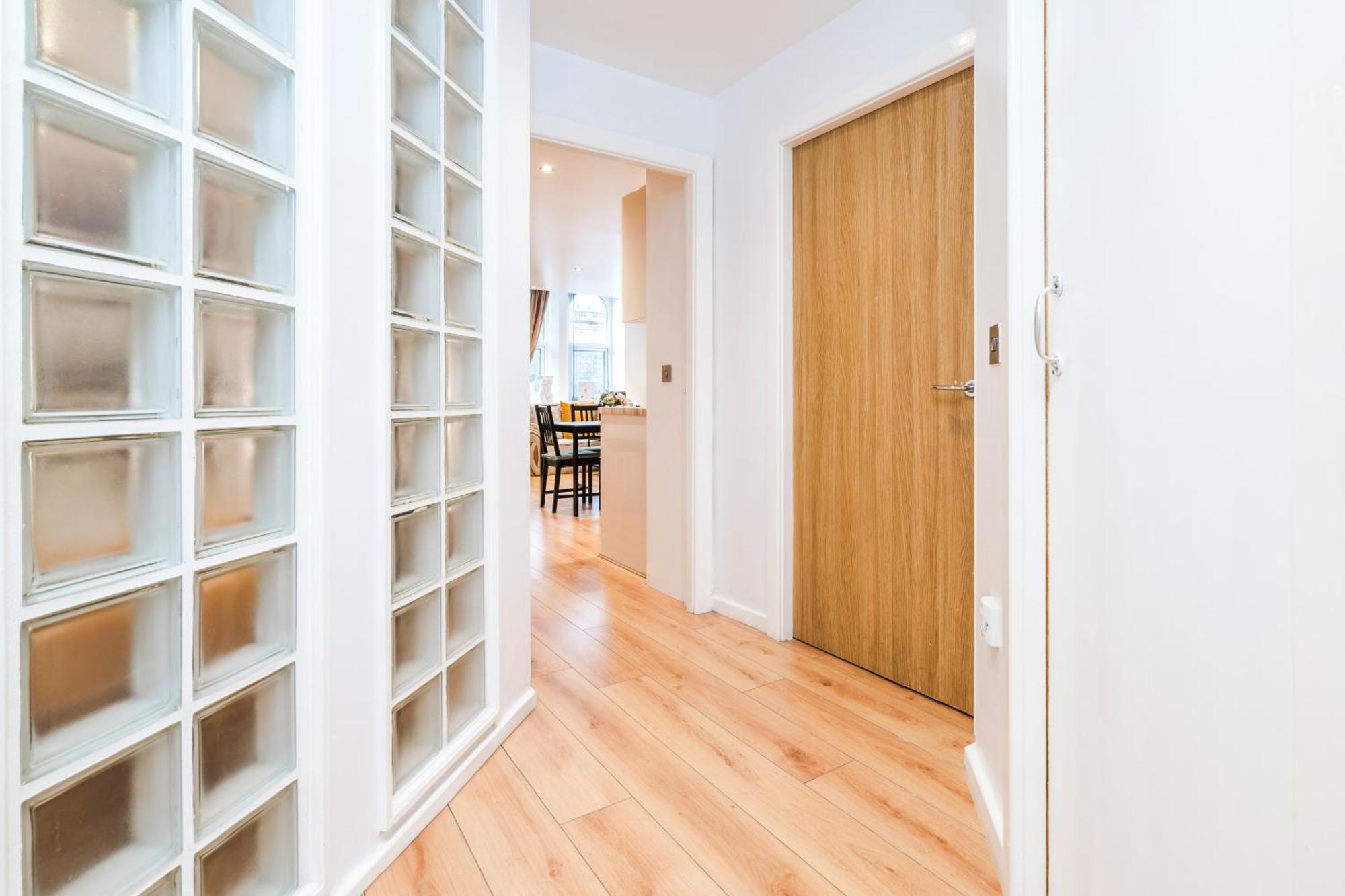 Cavern Quarters, Beautiful Two Bedroom City Centre Apartment By Garudy Serviced Apartments And Short Lets - Perfect For Longer Stays 리버풀 외부 사진